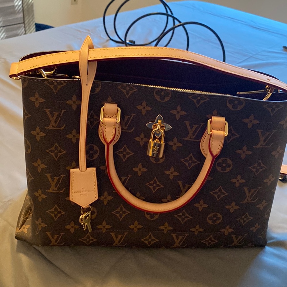 Louis Vuitton flower tote bag, with the flower and LV design,very nice!